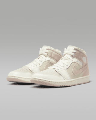 WMNS+AIR+JORDAN+1+MID+SE.png